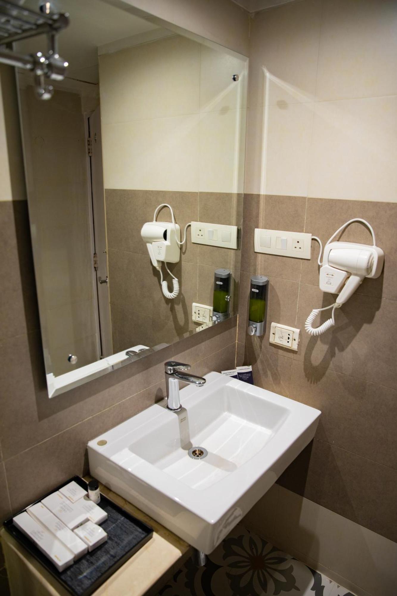 Grand Continent Secunderabad A Sarovar Portico Affiliate Hotel Kültér fotó