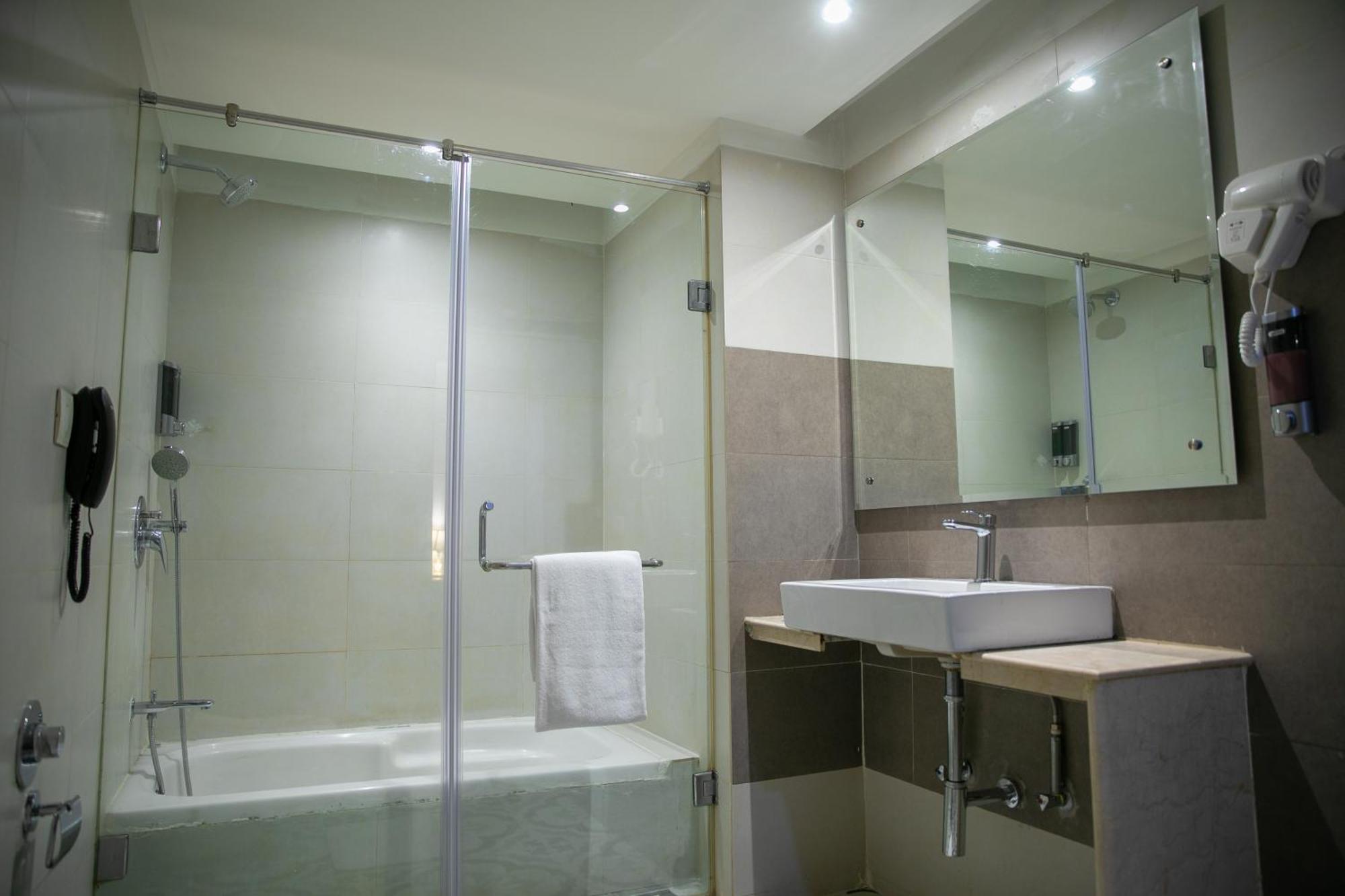 Grand Continent Secunderabad A Sarovar Portico Affiliate Hotel Kültér fotó